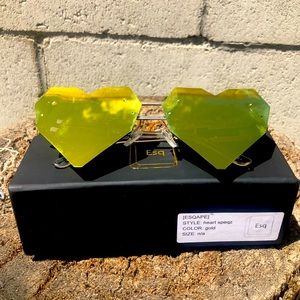 Esqape Heart Shaped Speqz